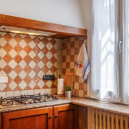 Appartamento Ground Floor With Private Patio In The Motor Valley