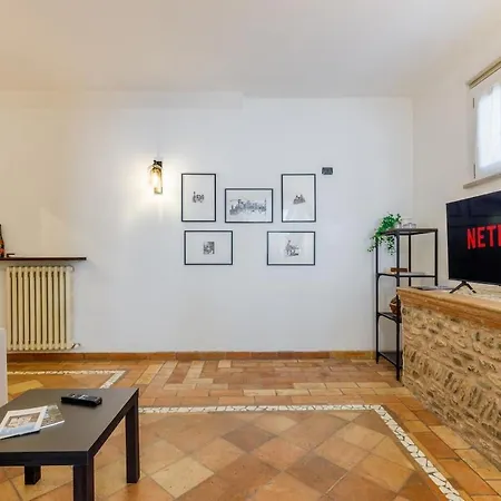 Appartamento Ground Floor With Private Patio In The Motor Valley