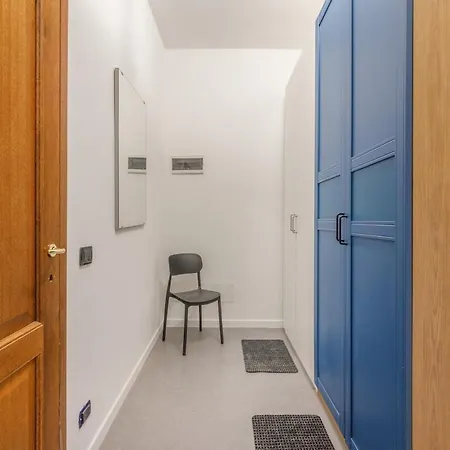 Ground Floor With Private Patio In The Motor Valley