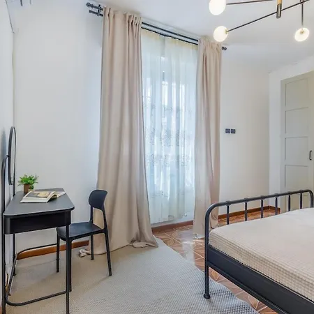 Appartamento Ground Floor With Private Patio In The Motor Valley