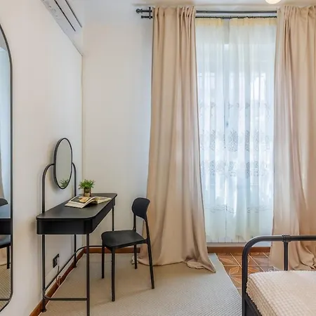 Ground Floor With Private Patio In The Motor Valley Appartamento *